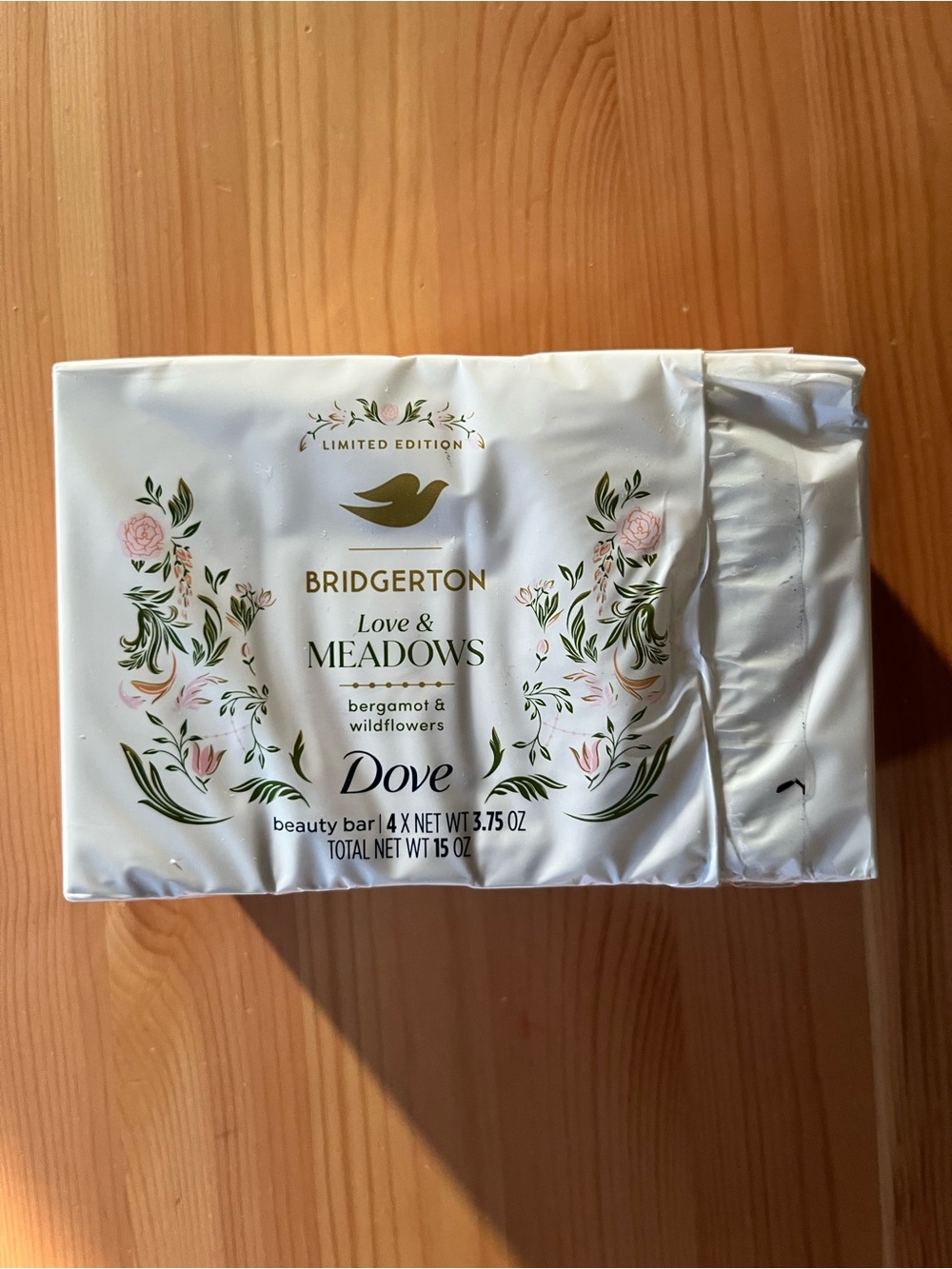 Limited Edition Bridgerton Soap Dove Love & Meadows Bergamot & Wildflowers 4Pk - Picture 3 of 4